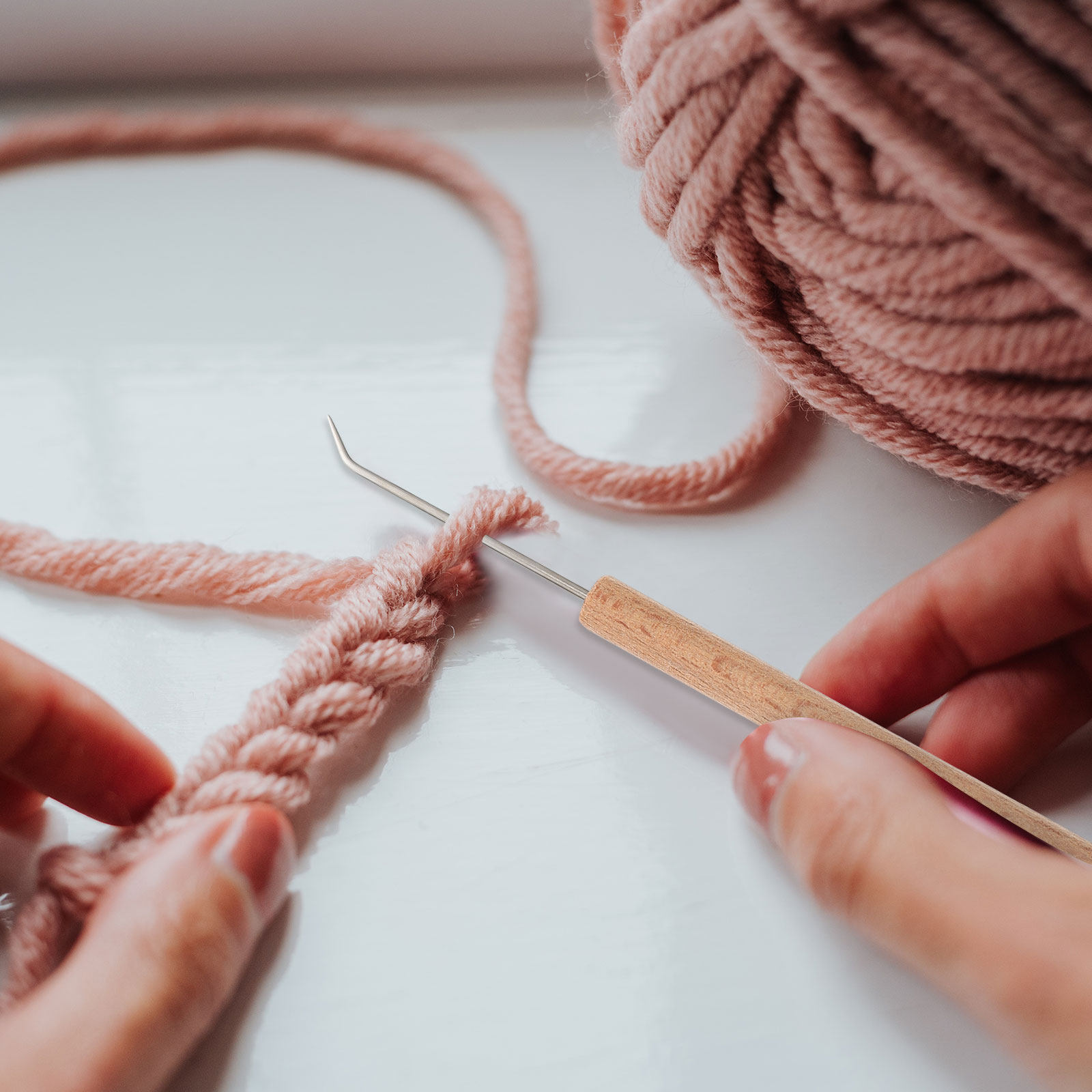 1 ชิ้น เข็มโครเชต์ด้ามไม้ ออกแ - Wooden Crochet Hooks Ergonomic Handle บทวิจารณ์และราคา